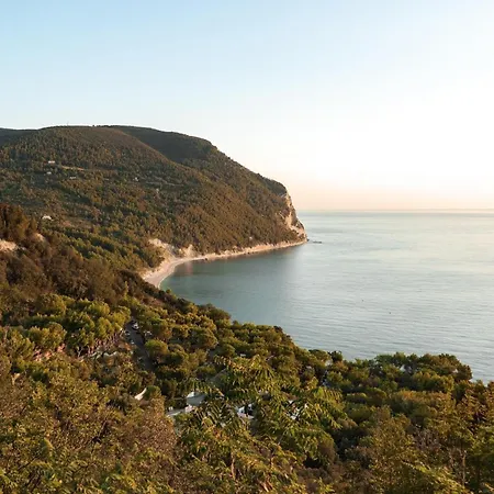 L'oasi Del Conero - Casa Con Giardino Ferienhaus *